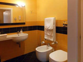 B&B Cesena5 Milano Dış mekan fotoğraf